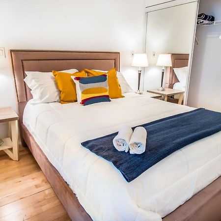 Micasa Suites - Stylish Condo In Maple Leaf Square Toronto Buitenkant foto